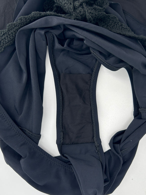 Maillot de bain une pièce noir à dos nu