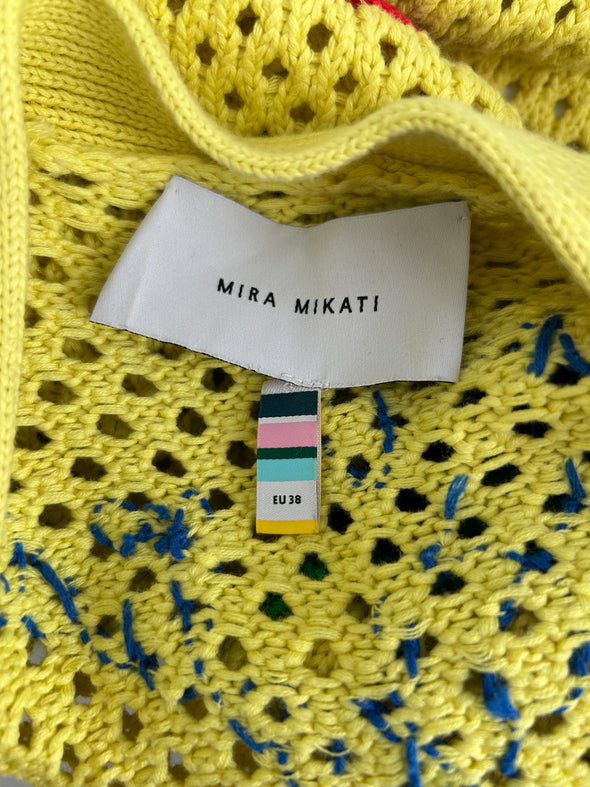 Cardigan en crochet jaune