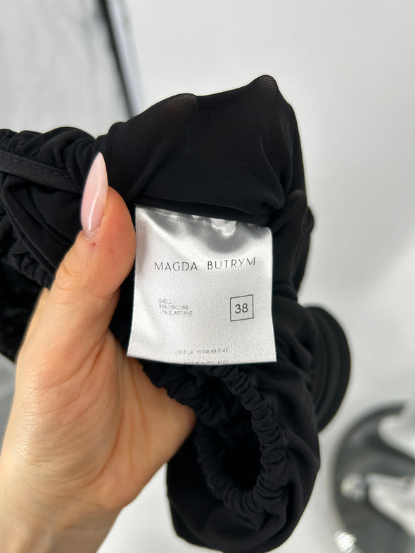 Robe noire sans manches