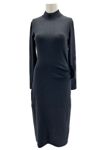 Robe noire en laine