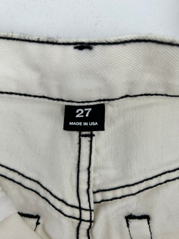 Pantalon en denim blanc avec coutures noires
