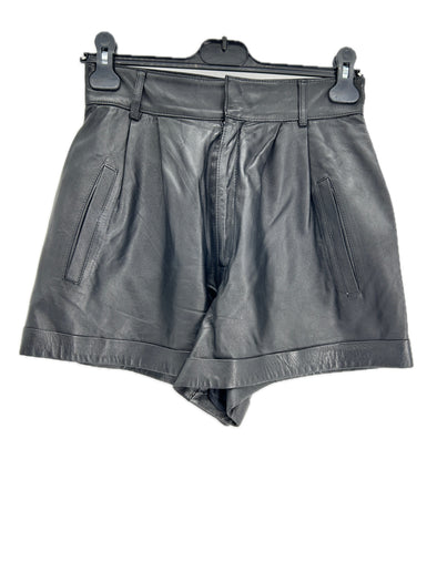 Short en cuir