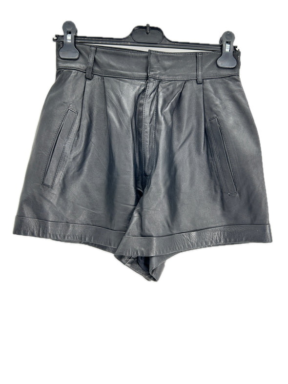 Short en cuir