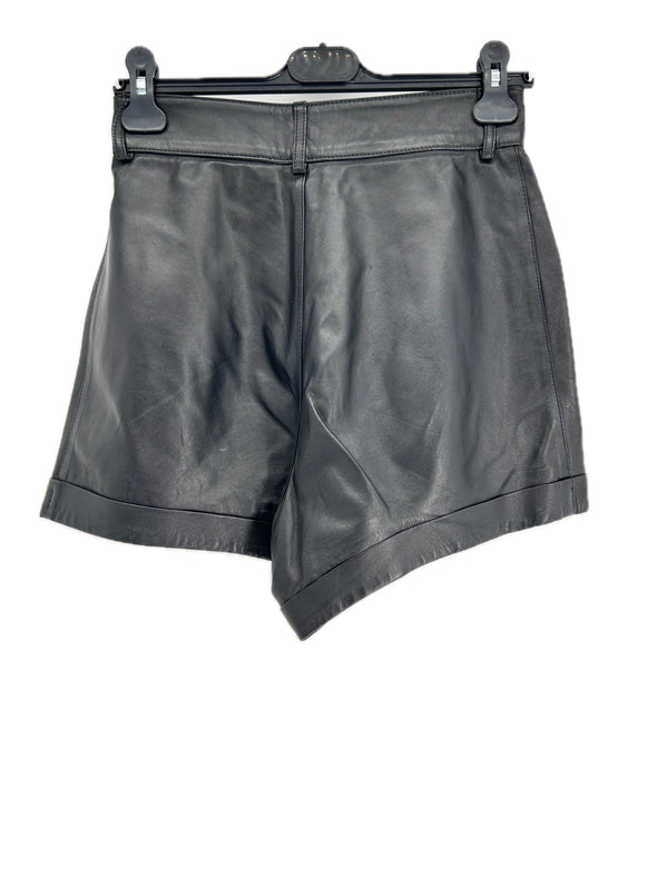 Short en cuir