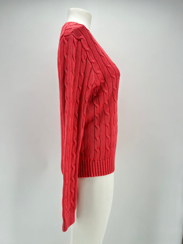 Pull rouge torsadé