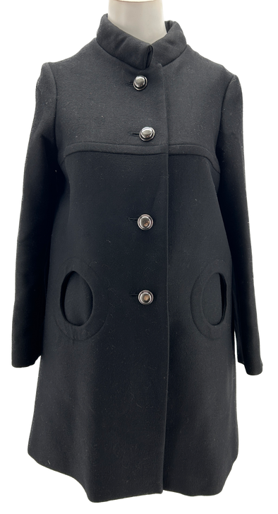 Manteau noir en laine à poches rondes