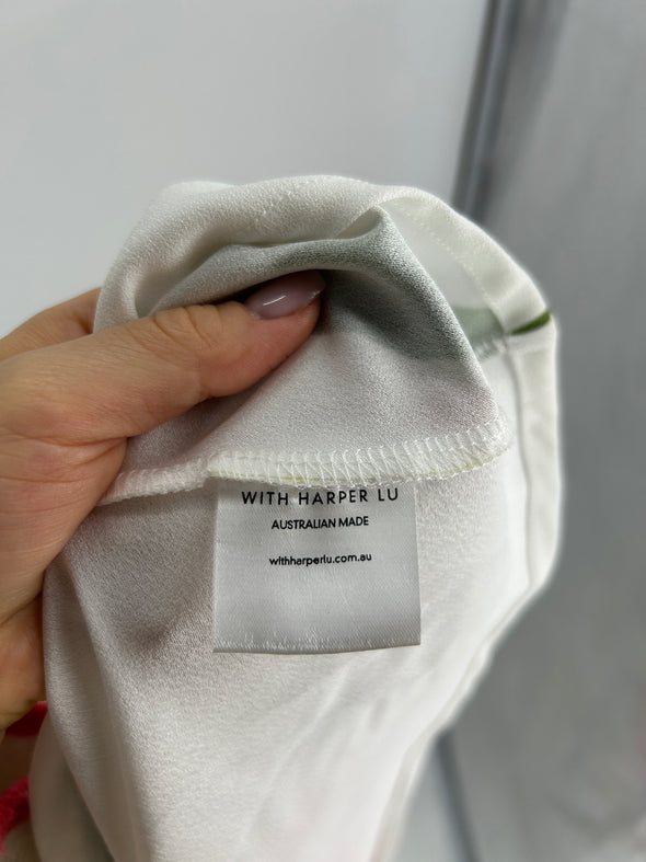 Robe blanche à fleur