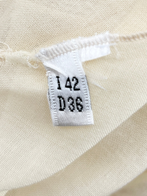 Robe plissée beige à dentelle