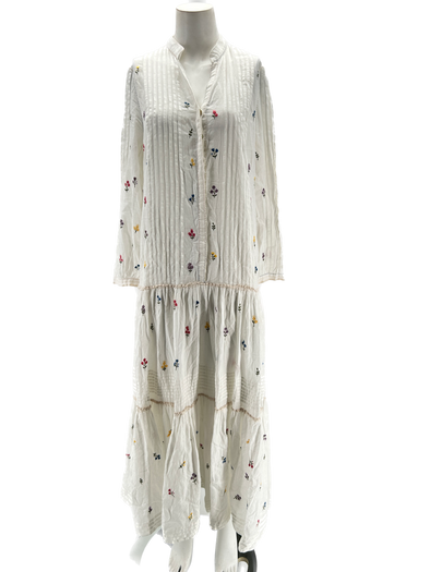 Robe longue avec broderies