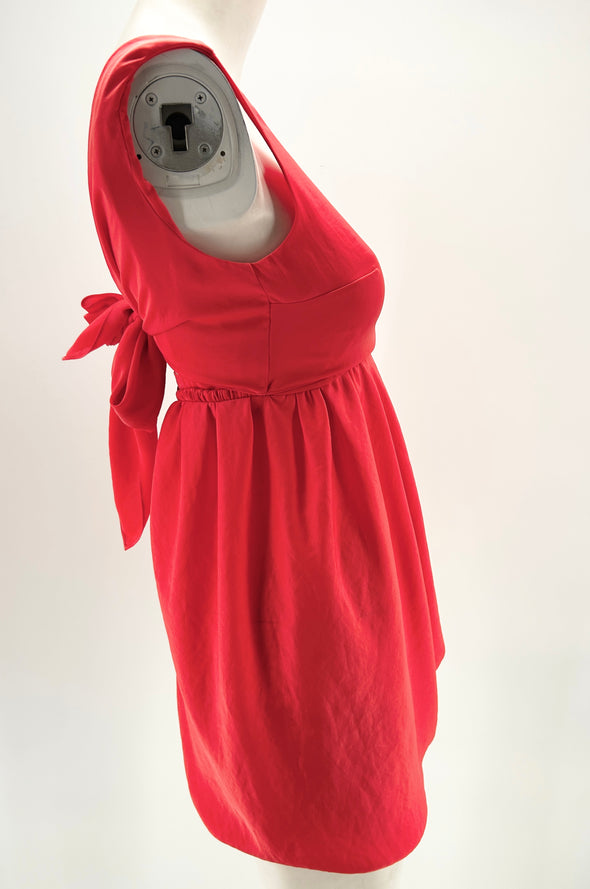 Robe courte rouge à nœud