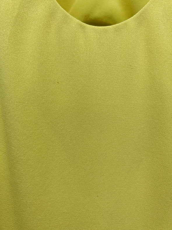 Robe jaune à découpes