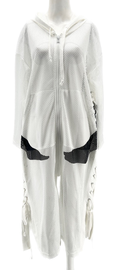 Veste longue en résille blanche