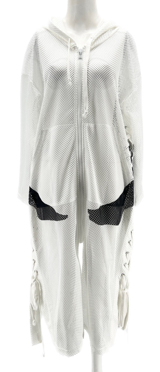 Veste longue en résille blanche