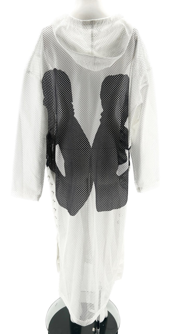 Veste longue en résille blanche