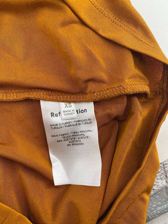 Robe moutarde