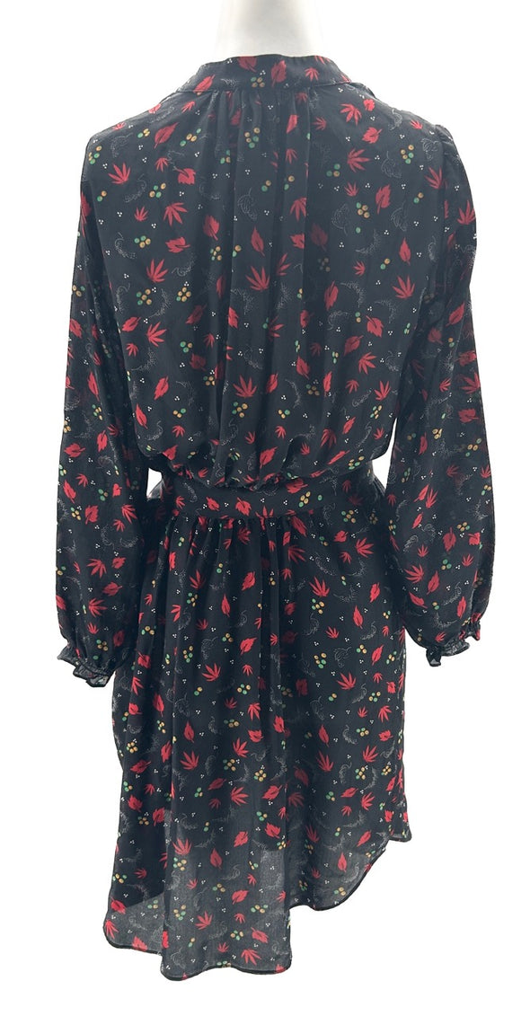 Robe noire à fleurs rouges en soie