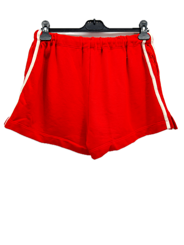 Short rouge