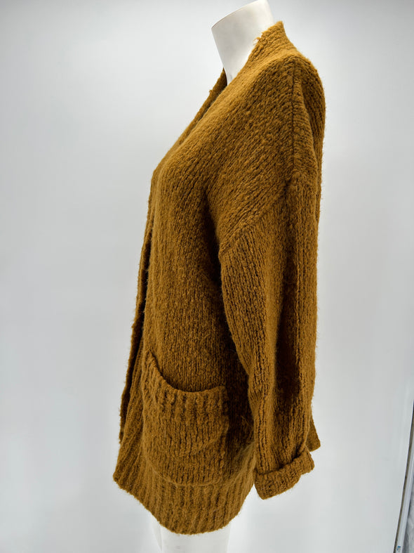 Cardigan en maille moutarde