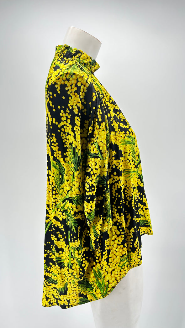 Blouse noire et jaune à fleurs