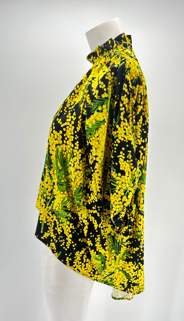 Blouse noire et jaune à fleurs