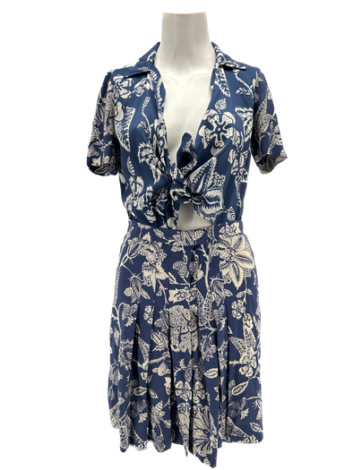 Robe bleu avec imprimé floraux