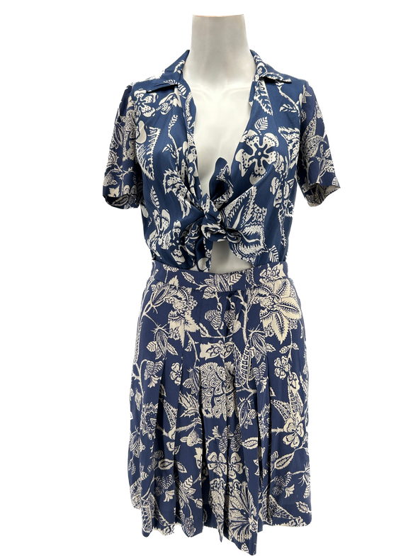 Robe bleu avec imprimé floraux
