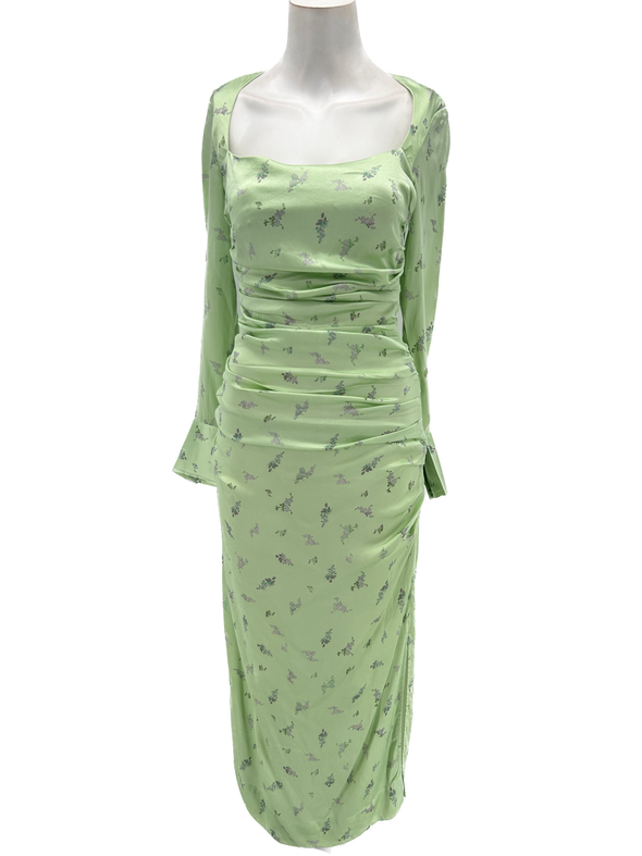 Robe longue verte satinée