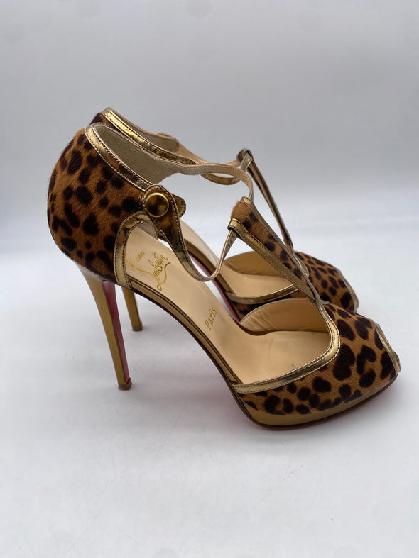 Sandales léopard à talons