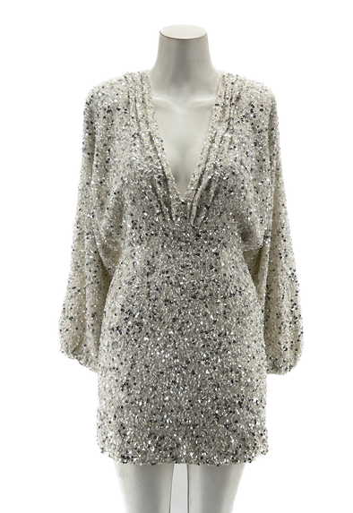 Robe blanche à sequins