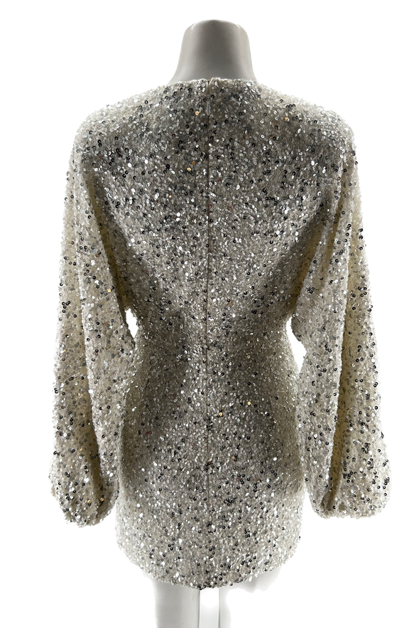 Robe blanche à sequins