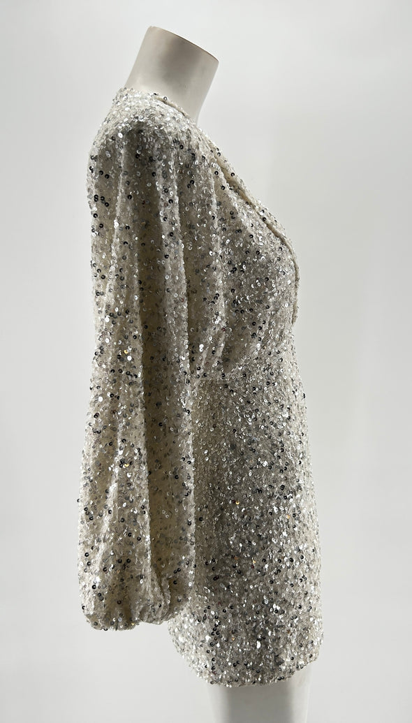 Robe blanche à sequins