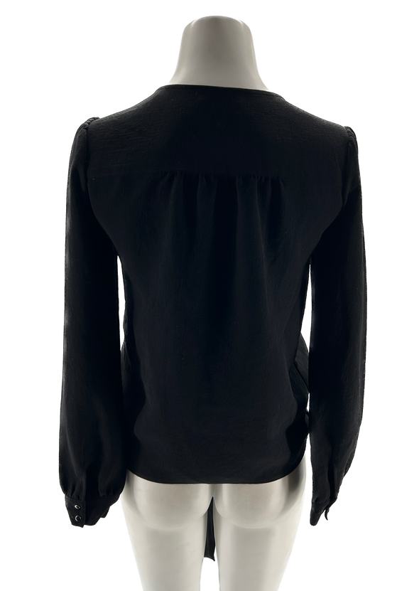 Blouse noire avec nœud