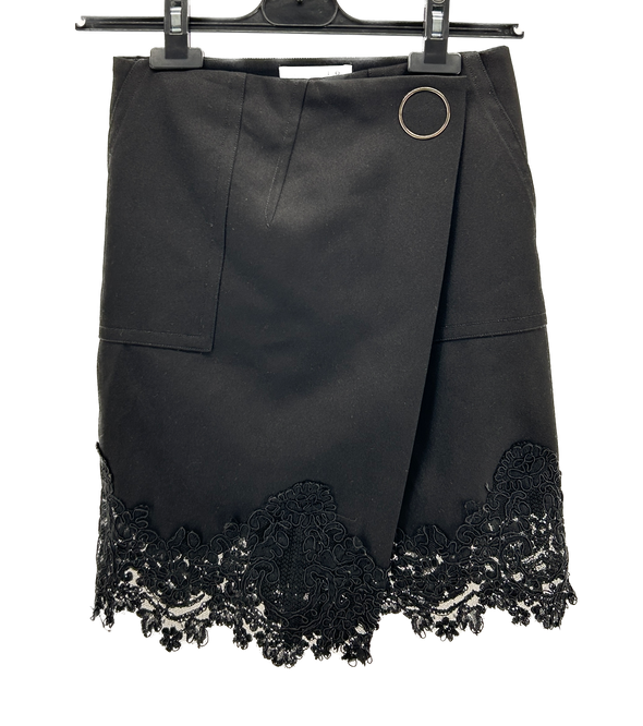 Jupe portefeuille noire à dentelle