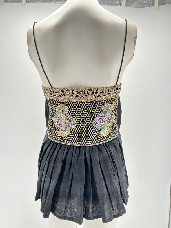 Débardeur noir, doré et perlé