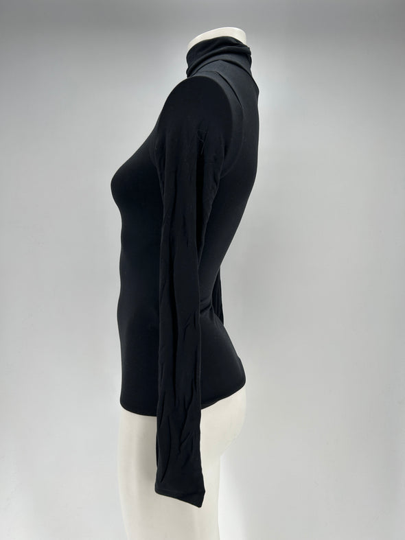 Pull col roulé noir