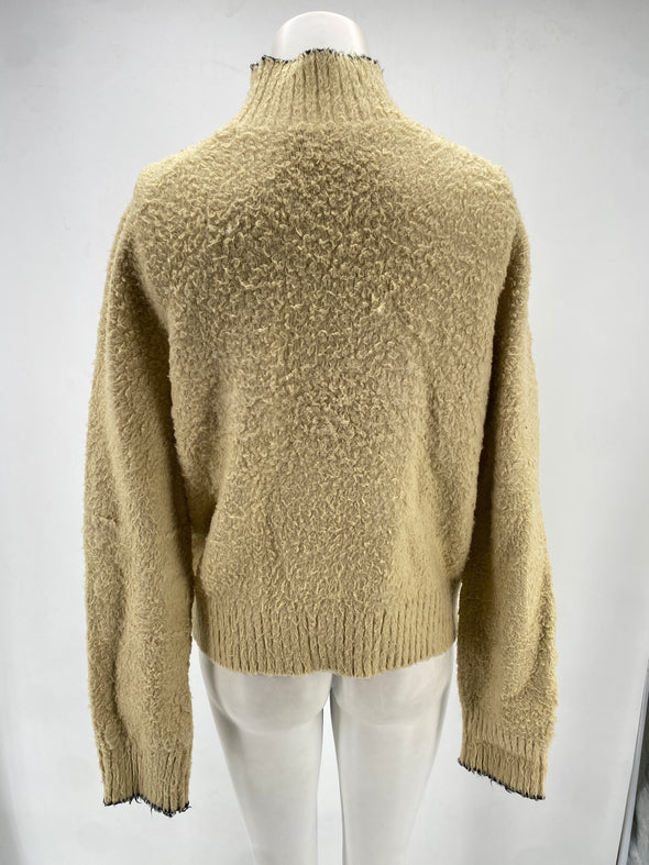 Pull col montant