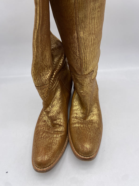 Bottes en cuir dorées