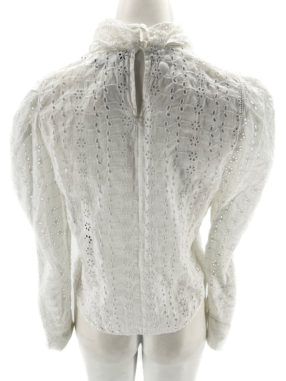 Top blanc à manches longues en dentelle