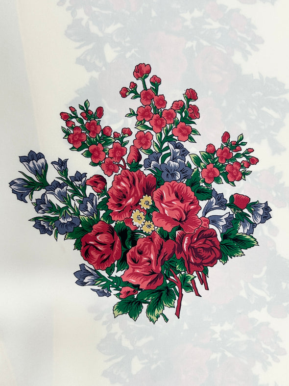 Foulard en soie à motifs fleurs