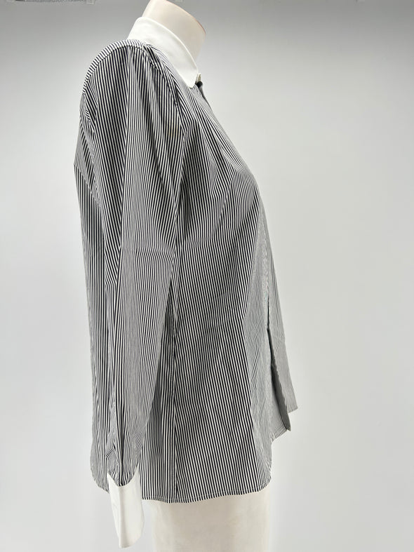 Chemise à rayures noires