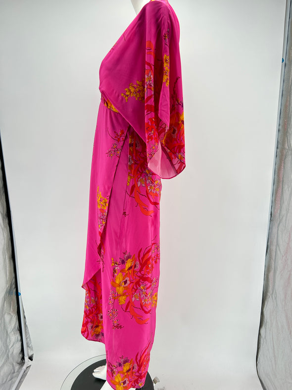 Robe rose avec imprimés floraux en soie