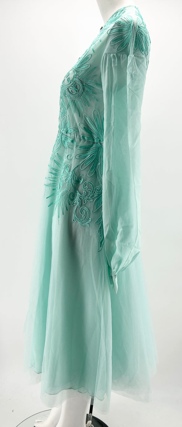 Robe longue turquoise brodée