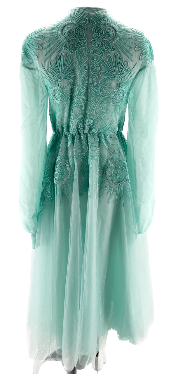 Robe longue turquoise brodée