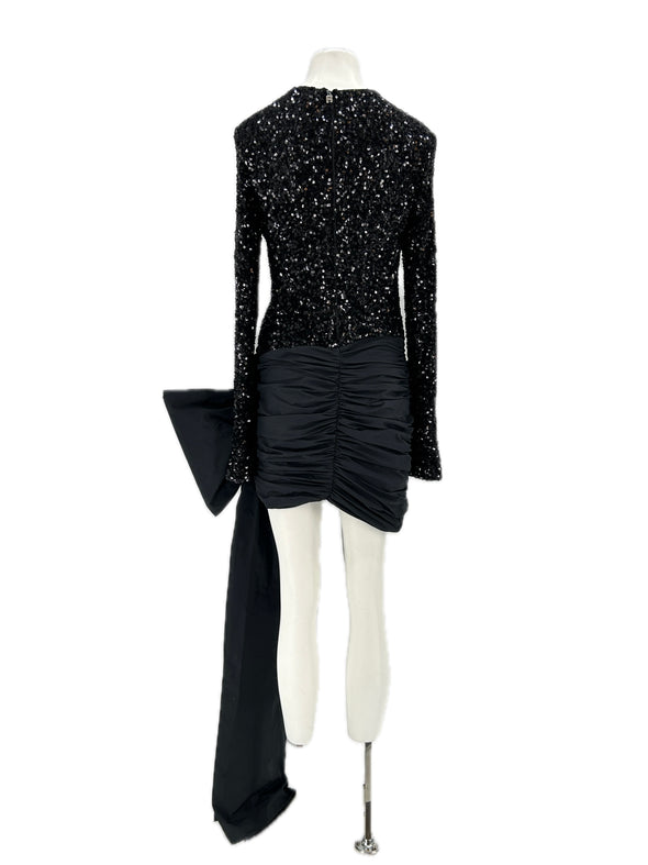 Robe noire à sequins