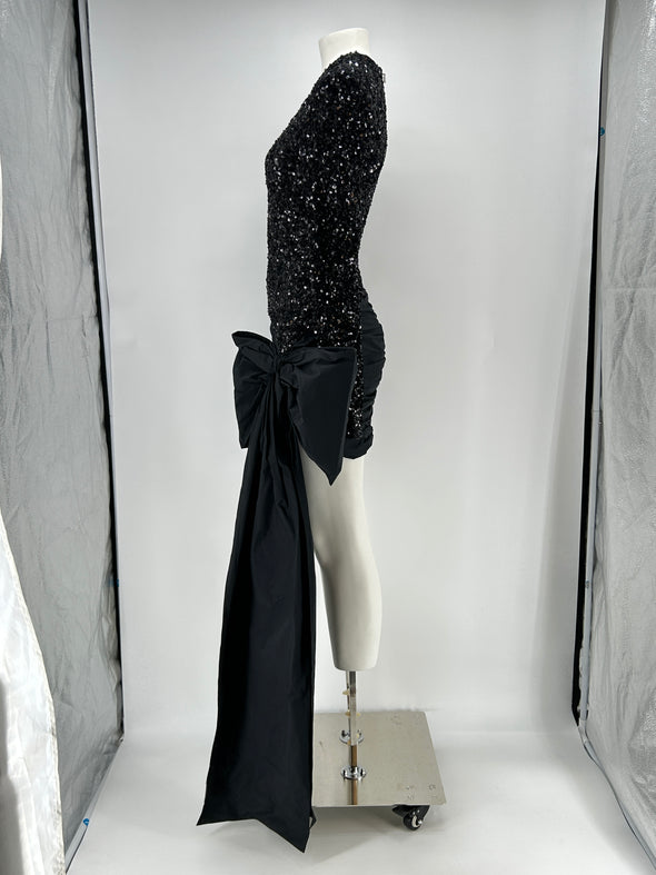 Robe noire à sequins