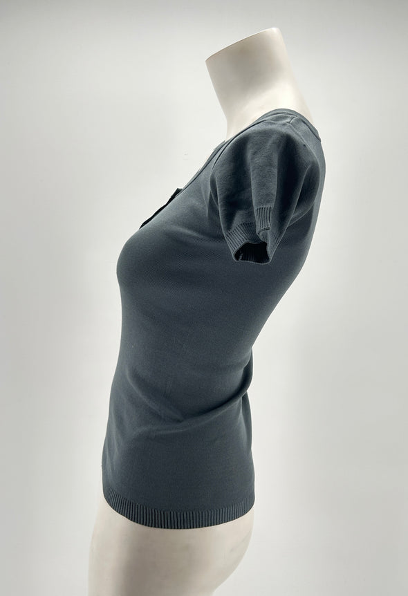 T-shirt bleu à col boutonné