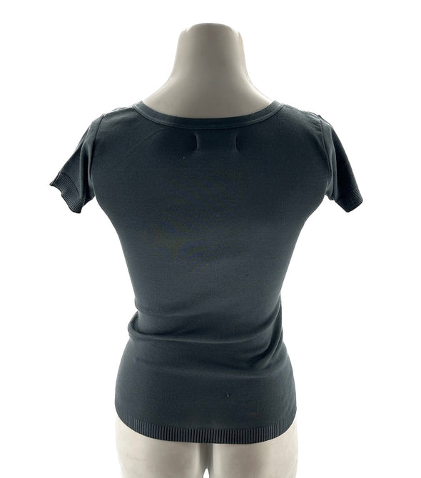 T-shirt bleu à col boutonné