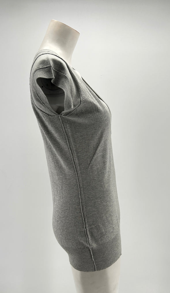 T-shirt long gris à col V