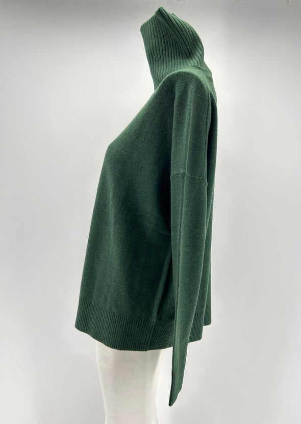 Pull vert à col roulé en cachemire