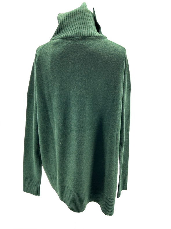 Pull vert à col roulé en cachemire